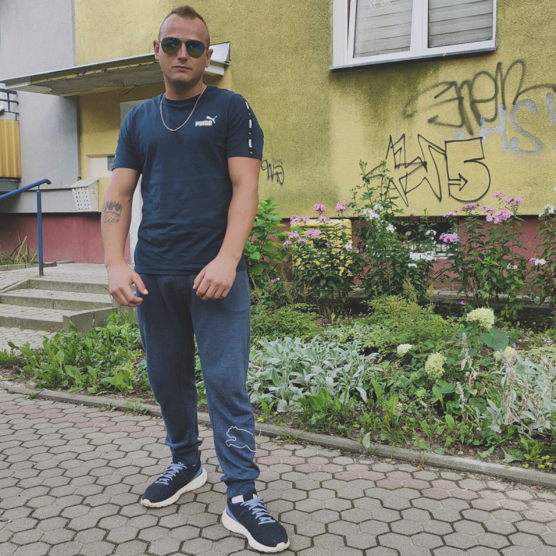 Szukam fajnej kobiety do spędzenia miło czasu. - 01 Szukam fajnej kobiety do spędzenia miło czasu. - 01