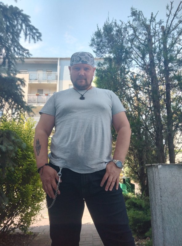 Pulchna nie depilowana