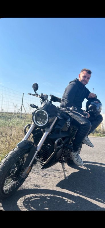 Motocyklista umówi się bez zobowiązań