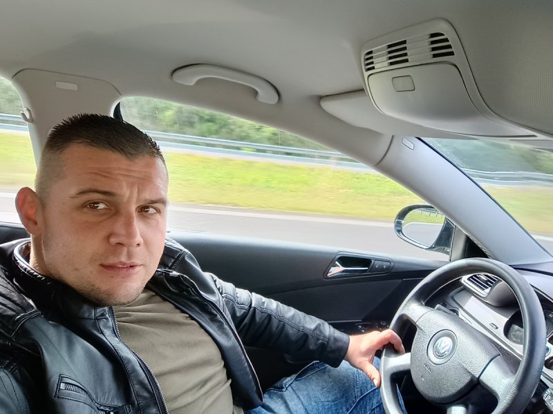 Bez zobowiązań stały układ