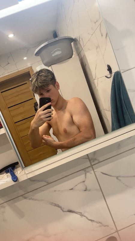 Siema piękna buźka i dupa - 01